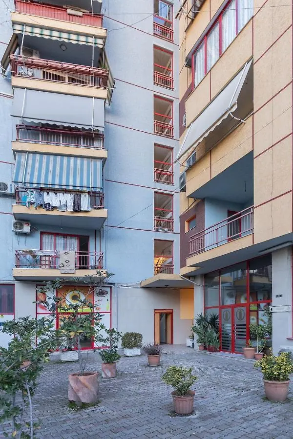 Exclusive 2 Bedrooms Apartment Tirana 0*,